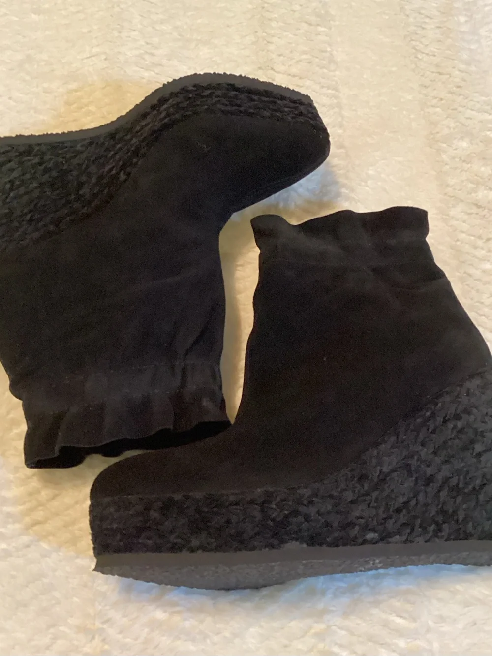 Women’s Cecelia New York Megan Bovine Leather Pointtoe Wedge Booties Sz 38